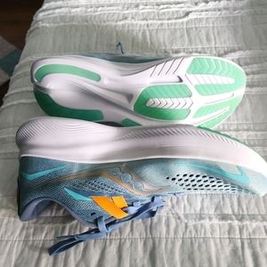 NEW Saucony Ride 15 Running Shoe